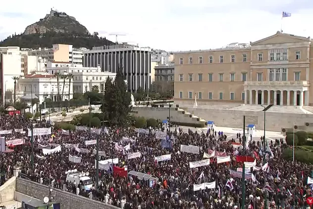 O nouă zi de proteste în fața Guvernului de la Atena, după catastrofa feroviară de acum două săptămâni