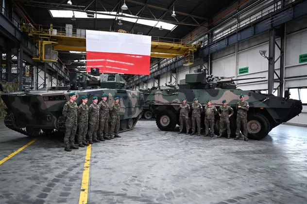 Ucraina va cumpăra din Polonia 100 de transportoare blindate Rosomak, finanțate din banii UE și SUA