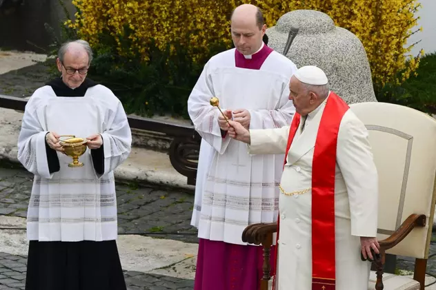 VIDEO | Papa Francisc a condus slujba de Florii de la Vatican, la o zi după ce a fost externat