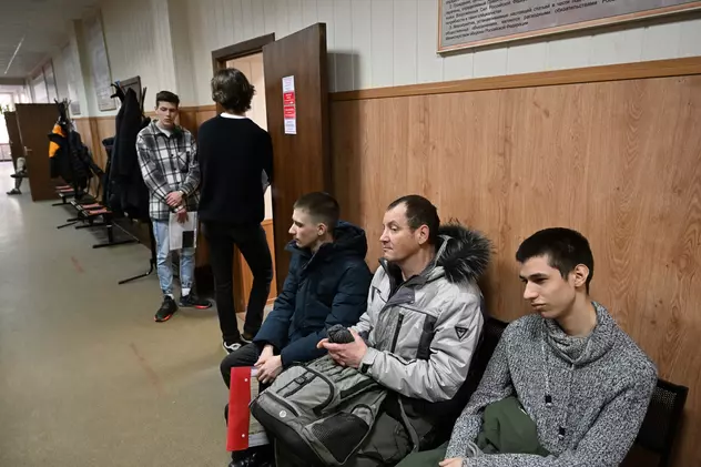 În Rusia a început campania de recrutare de primăvară. Aproape 150.000 de tineri au fost chemați sub arme