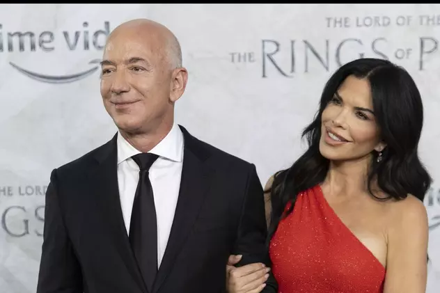 Jeff Bezos s-a logodit cu Lauren Sanchez. Cei doi au ajuns la Cannes, la festivalul de film, cu iahtul de 500 de milioane de dolari al miliardarului