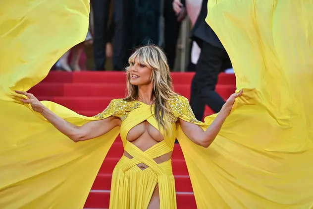 Heidi Klum, accident vestimentar la Cannes 2023. Rochia galbenă de divă i-a lăsat formele la vedere