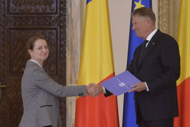 În plină grevă a profesorilor, noua lege a educației vine cu promisiuni. Cât de realizabile sunt trei dintre ele?