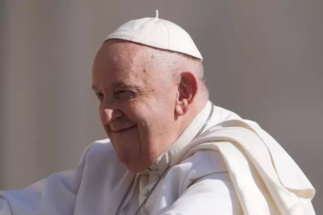 Papa Francisc este bolnav și și-a anulat toate activitățile publice de vineri, anunță Vaticanul