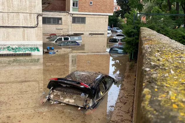 Inundații pe coasta mediteraneană a Spaniei. Imagini dramatice din Murcia, cu apele care iau un cărucior cu tot cu copil
