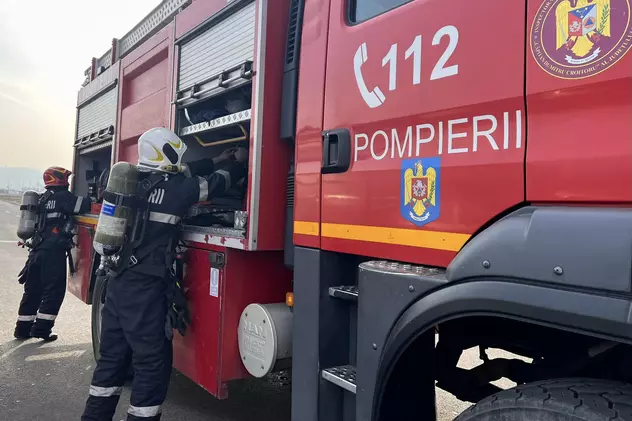 Țeavă de gaze spartă în Râmnicu Vâlcea. Pompierii intervin de 24 de ore pentru a asigura zona