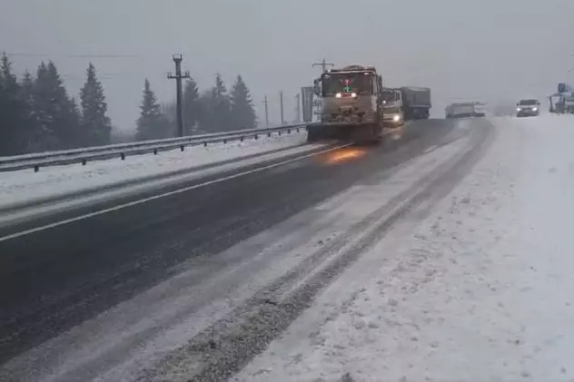 Ninsoarea a provocat probleme pe drumurile din România: Se circulă în condiții de iarnă în patru județe