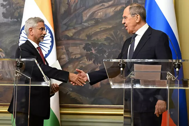 Rusia și India, aproape de un acord privind producția de echipamente militare