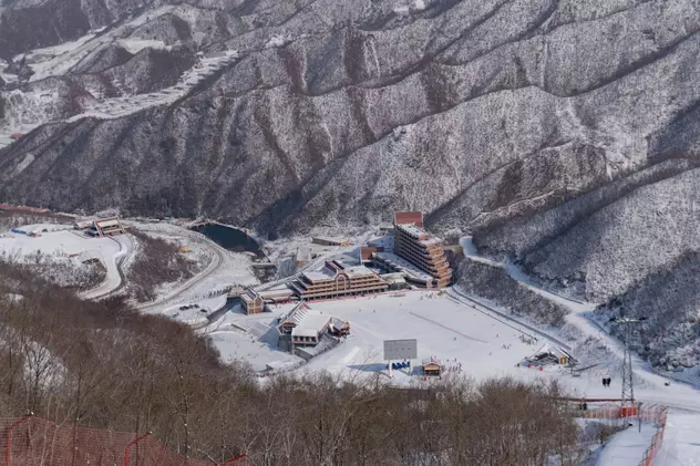 Ofertă de vacanță în Rusia: schi în Coreea de Nord, țară care primește primii turiști după pandemie. Cum e descrisă stațiunea