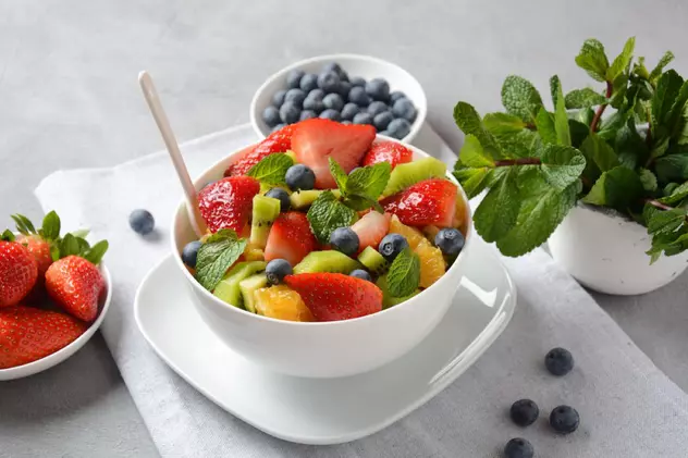 Rețetă de salată de fructe - cum faci un desert sănătos