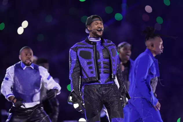 Usher a făcut spectacol cu hiturile sale în pauza Super Bowl 2024. Invitații-surpriză din timpul show-ului | VIDEO