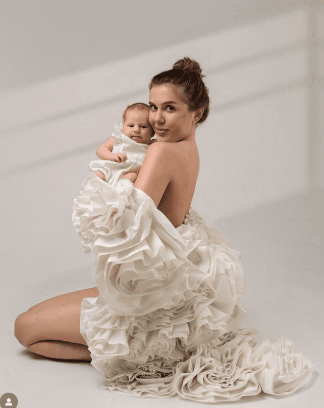 Emily Burghelea si fetita ei