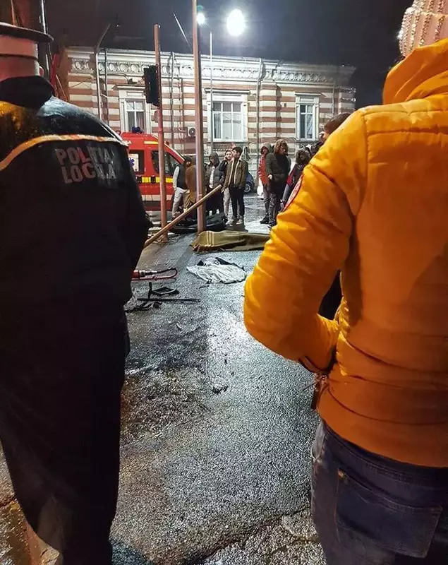 Accident în Galați, soldat cu doi morți și doi răniți. Oamenii au intrat cu mașina într-un stâlp