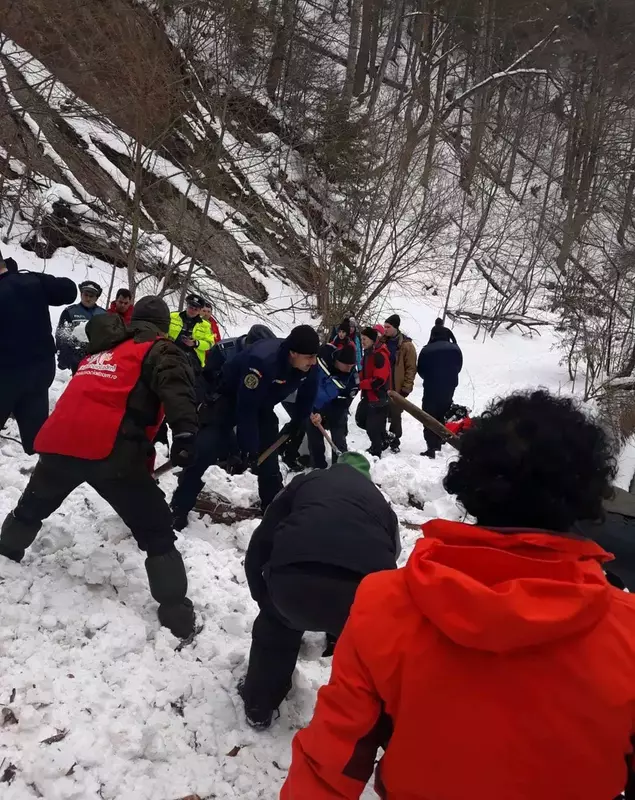 avalansa cheile tesitei muntii vrancei 3