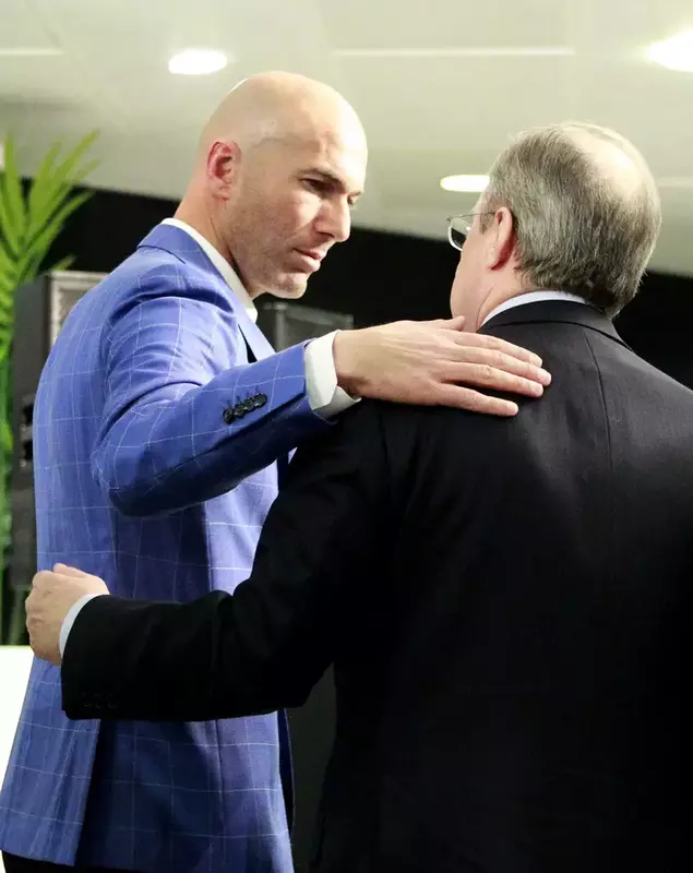 Real Madrid coach Zinedine Zidane steps down