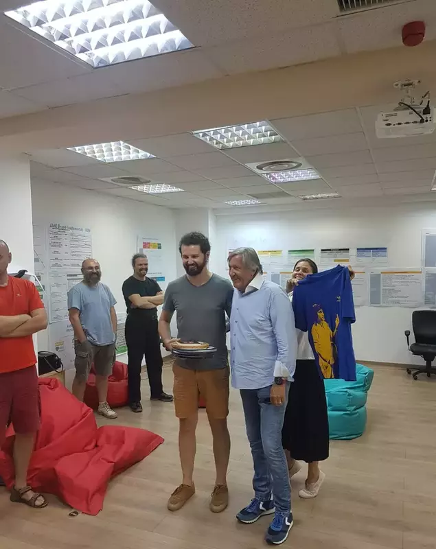 35284235_10214796775387082_4454613008508780544_n