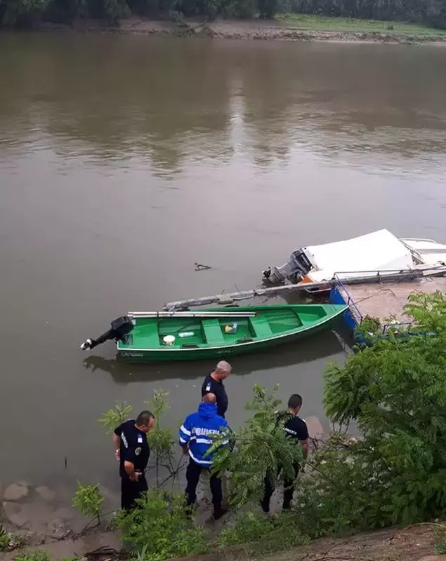 O femeie din Călărași a fost salvată de jandarmi din Dunăre (1)