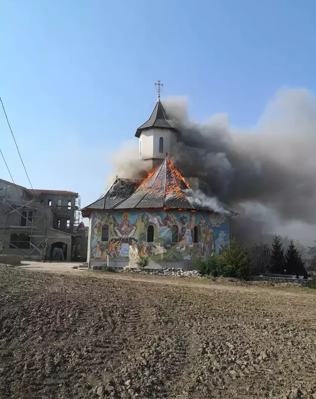 incendiu manastire constanta (1)
