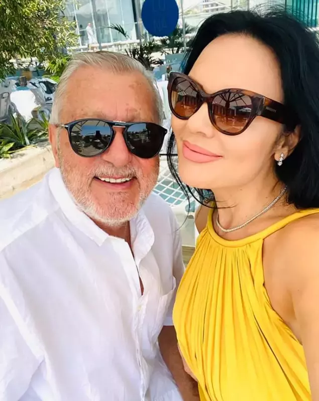 VIDEO Ioana și Ilie Năstase se află în plin divorț, iar bruneta face noi dezvăluiri despre relația lor. „Cadourile pe care mi le-a oferit, inclusiv maşina şi verigheta, îmi vor rămâne”