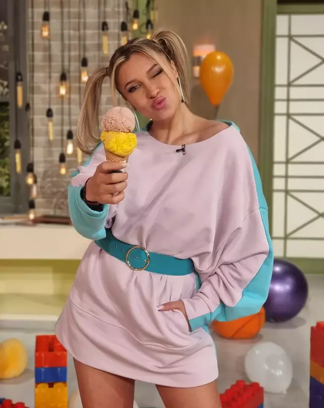 lora s a retras de la vorbeste lumea 3