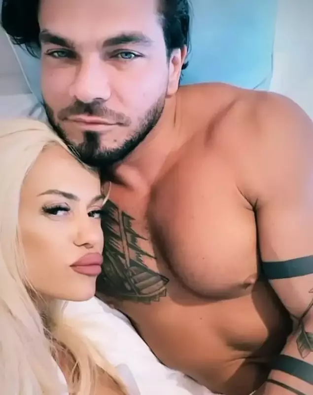 anda adam si iubitul in pat (2)