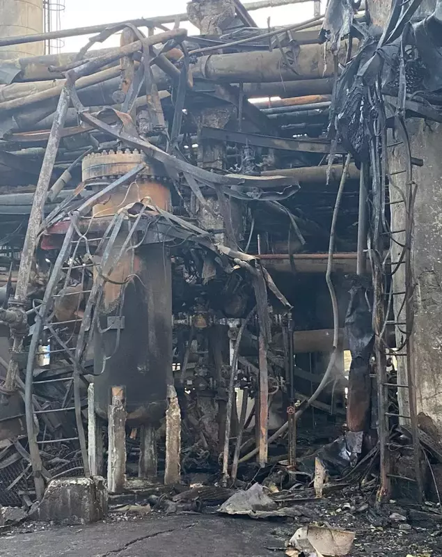 Incendiu-la-Rafinaria-Petromidia-sursa-cititor-G4Media-6