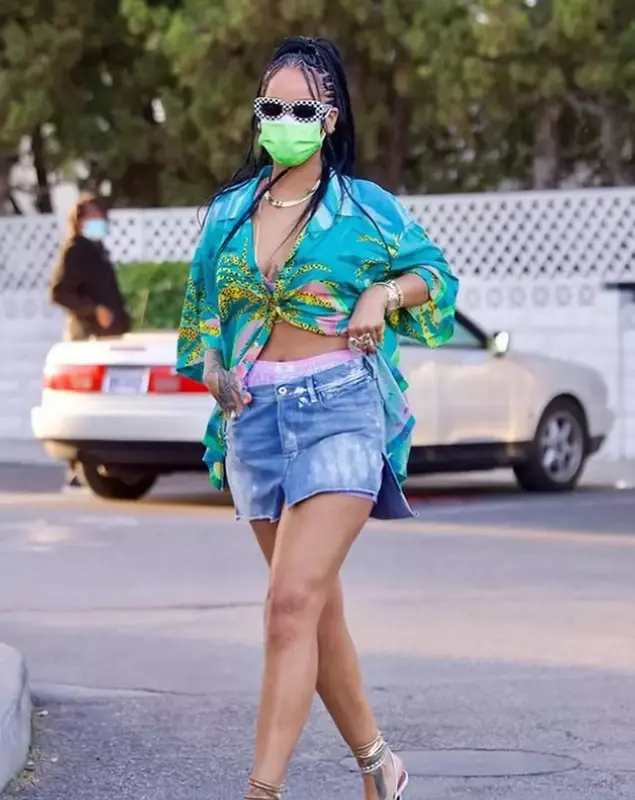 rihanna in amina muaddi 2