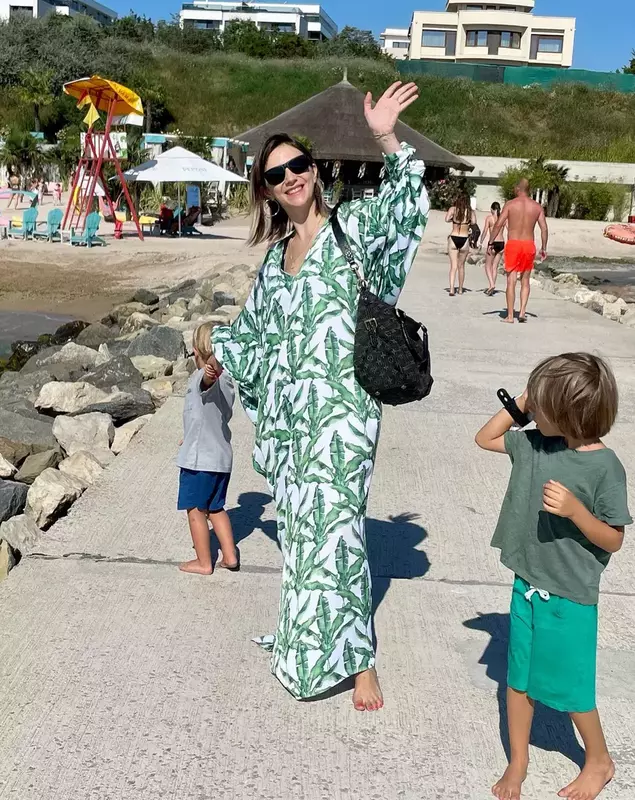 Adela Popescu si copiii