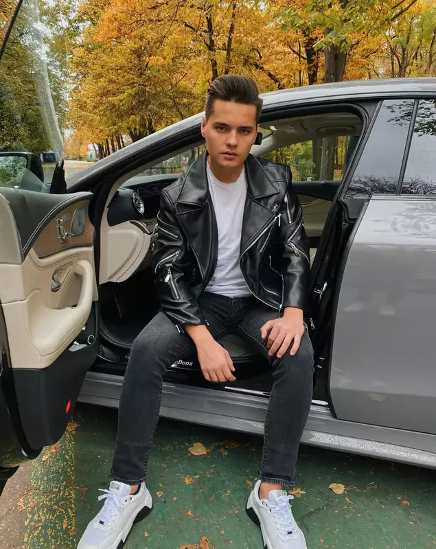 selly fara permis si cu sofer personal 1