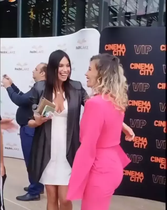 alina-puscau-s-a-intors-in-romania-5