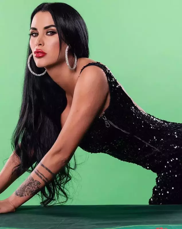 cu-ce-se-ocupa-daniela-crudu-10