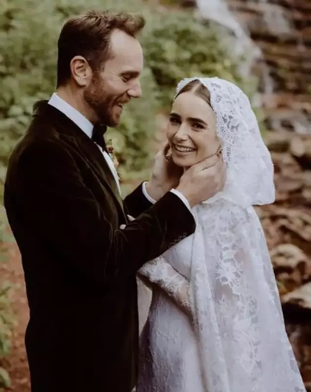 lily-collins-vedeta-serialului-emily-in-paris-s-a-casatorit-6