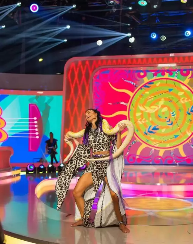 ruxi-cu-sarpele-la-bravo-ai-stil-5