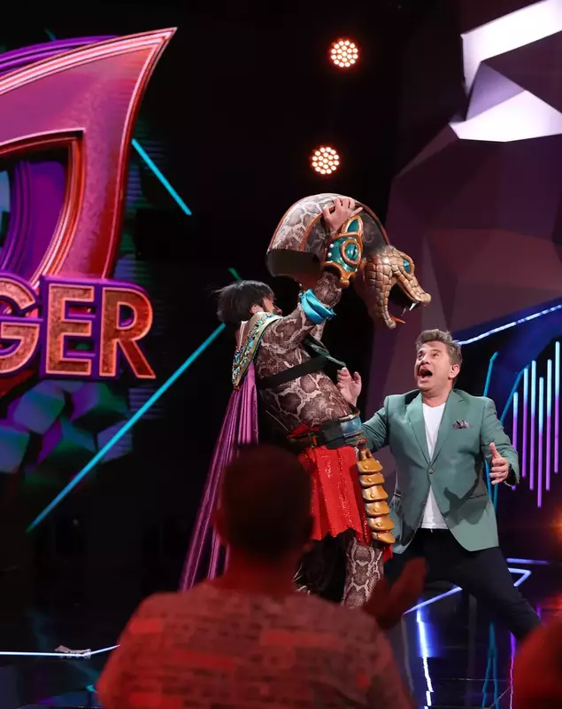 demascare-sarpe-radu-valcan-masked-singer-romania-2