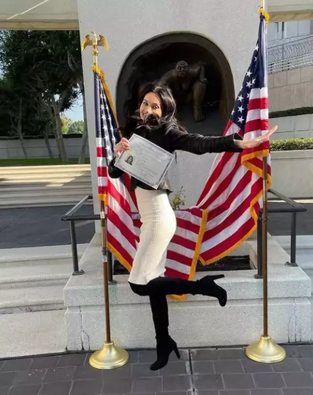 alina-puscau-cetatean-american-3