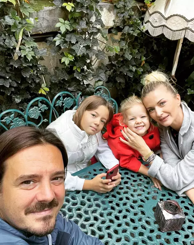mihai-petre-si-familia-1