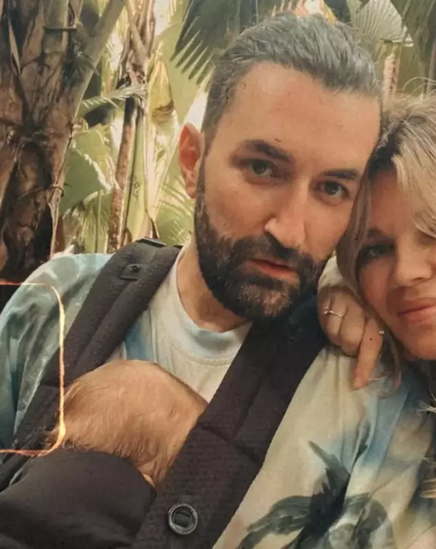 smiley-gina-pistol-si-fiica-in-vacanta-1