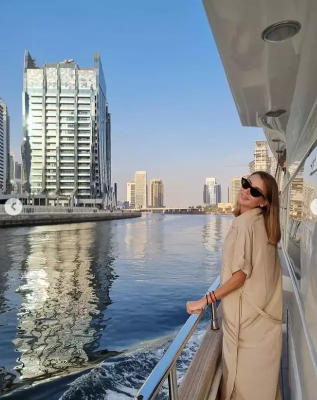 denisa-tanase-in-dubai-5