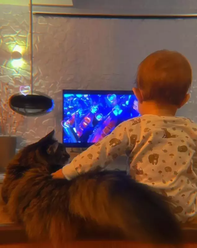 josephine-fiica-lui-smiley-si-a-ginei-pistol-5