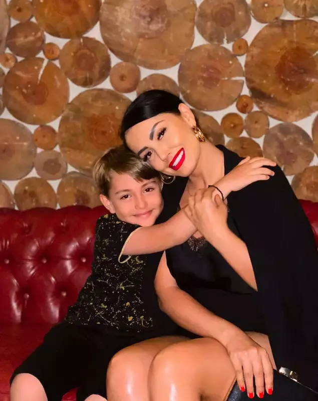 andreea-mantea-cum-isi-creste-baiatul-8