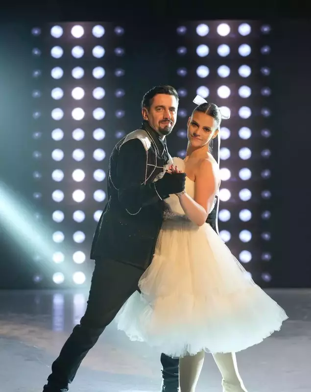 cosmin-natanticu-si-partenera-eliminati-de-la-dancing-on-ice-7