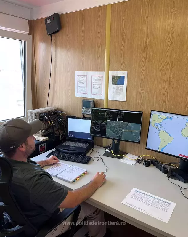 165398785457-12800-s4