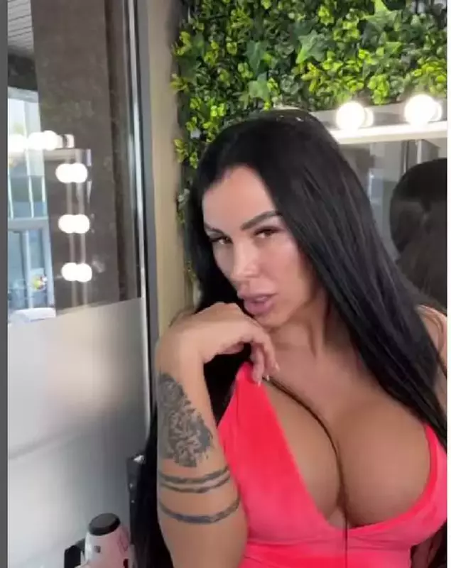 daniela-crudu-nemachiata-2