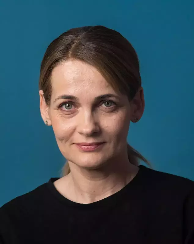 elvira-detacu-clanul-serial-4