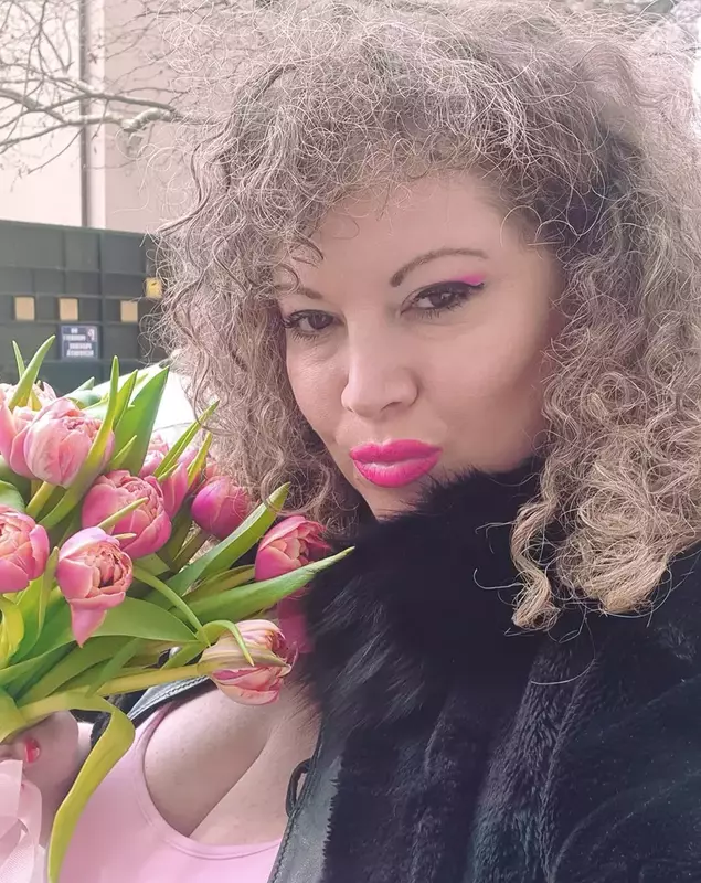 oana-lis-s-a-retras-din-viata-publica-5