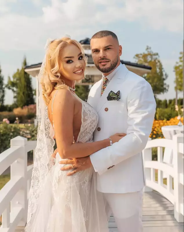 maria-constantin-rochie-mireasa-cu-diamante-2
