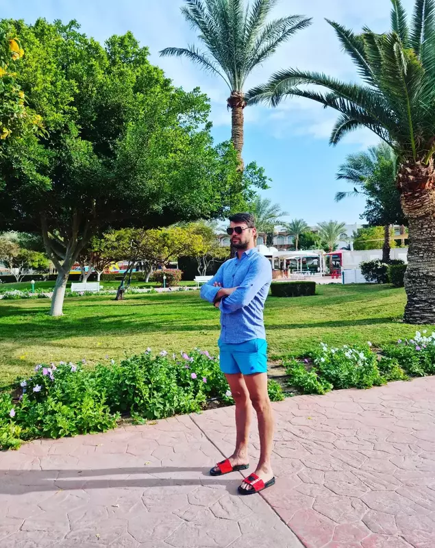 27432814351707604329578253786452951757977871n