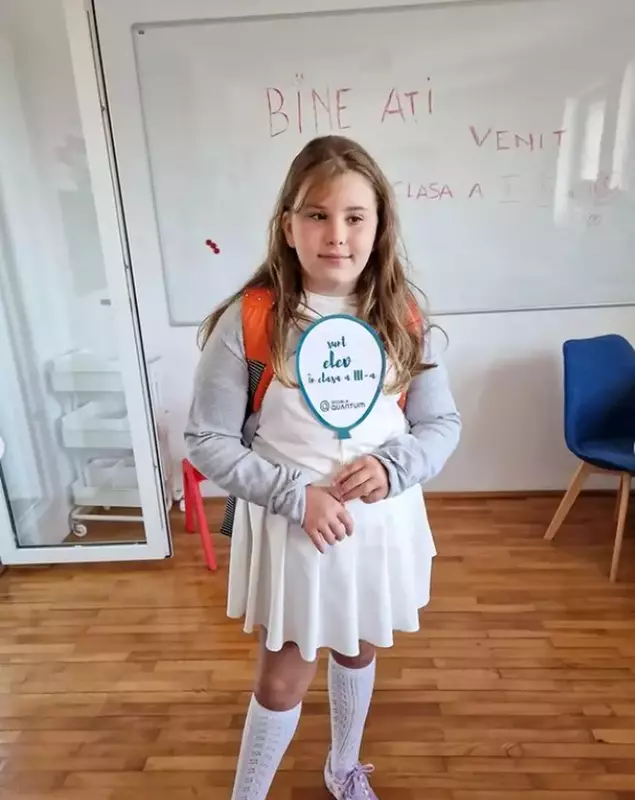 fiica-marius-elisei-oana-roman-prima-zi-de-scoala-6