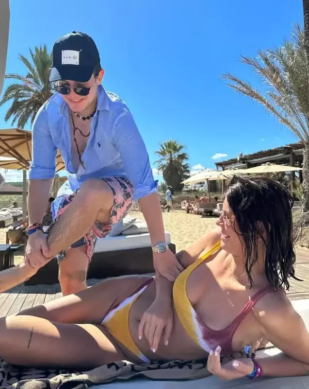 Aris și Laura Giurcanu în Ibiza