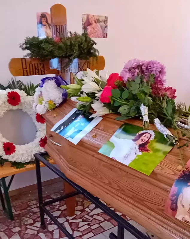 scriu Rona Hartner (2)